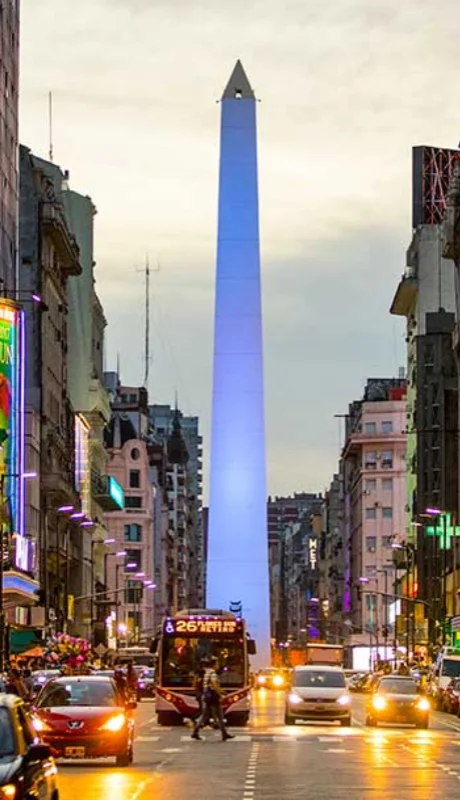 El Obelisco fue construido para recordar el cuarto centenario de la fundación de Buenos Aires.