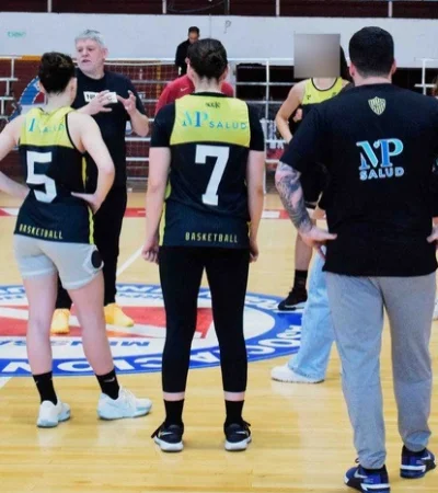 Filmadas mientras se duchaban: la grave denuncia de jugadoras de básquet de El Talar