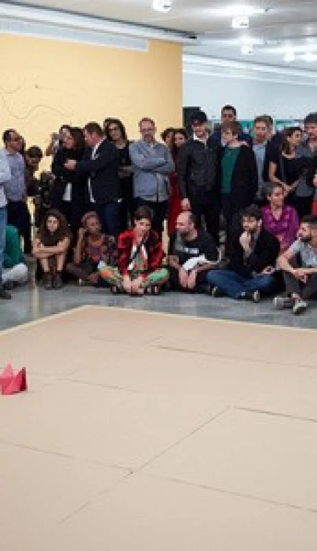 Wagner Schwartz, durante la presentación en el Museo de Arte Moderno de São Paulo (2017).