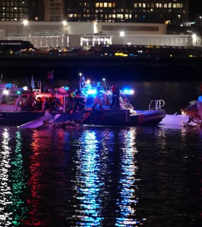 Al momento, se recuperaron 18 cuerpos del río Potomac.