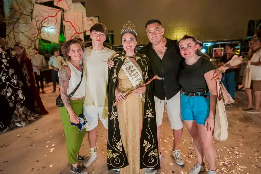 Luz Soria, junto a su familia.