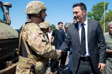 El ministro de Defensa aclaró la situación de oficiales dados de baja del Ejército