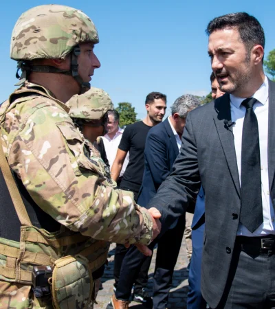 Ministro de Defensa, Luis Petri     /