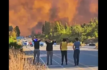 Cinco grandes incendios ponen en jaque a tres provincias patagónicas