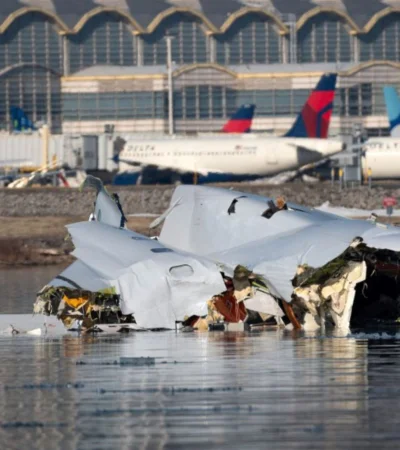 Familiares de las víctimas y autoridades esperan con ansiedad los datos de los dispositivos de grabación.