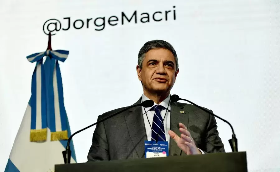 Jorge Macri acosado por los libertarios