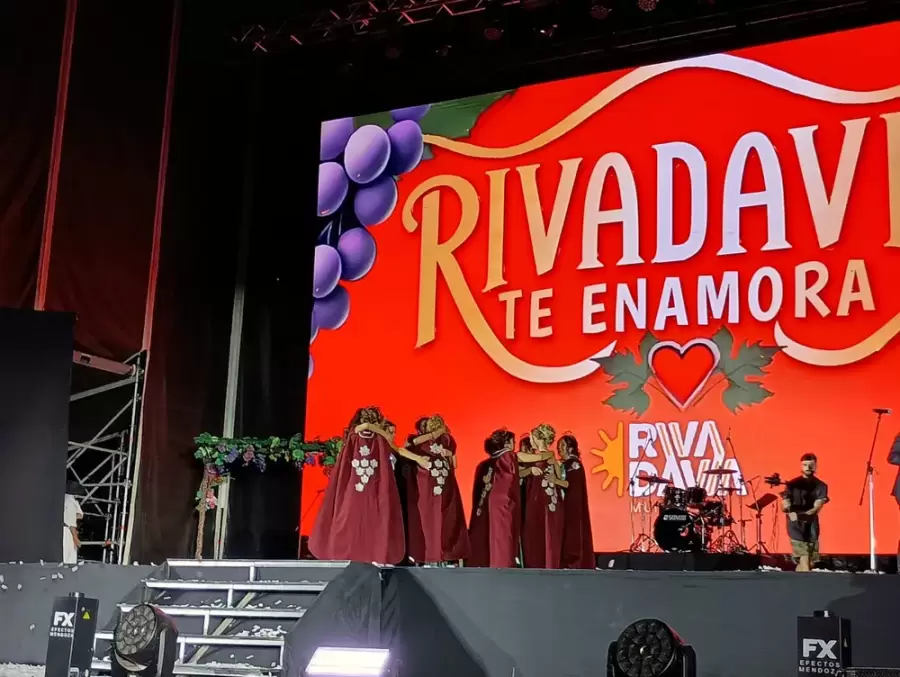 "Rivadavia te enamora", la fiesta de la Vendimia del departamento del Este.