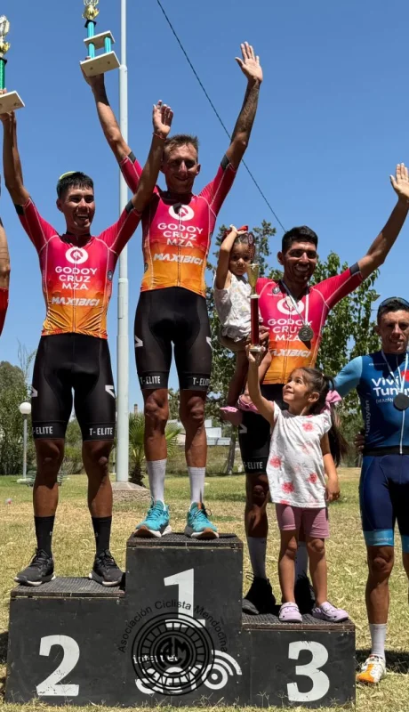 El podio del ciclismo y sus organizadores