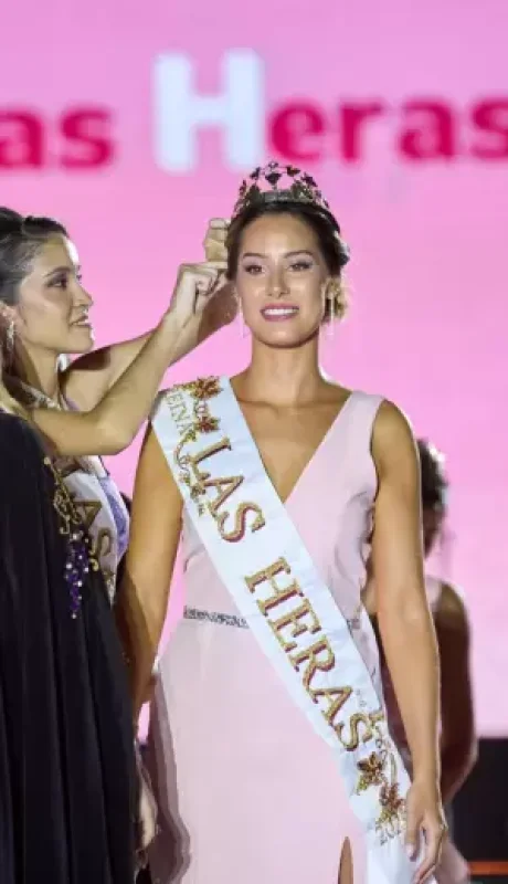 "Me gusta enfocarme en las mujeres, en el embarazo y las familias" (A. Funes)