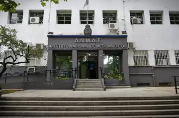 Alerta: la ANMAT prohibió cuatro marcas de maquillaje por contener sustancias peligrosas