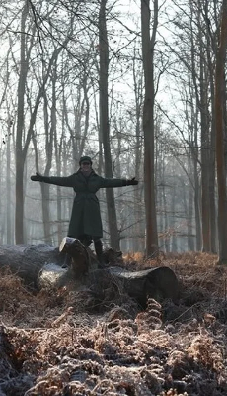 Kate Middleton en el bosque, en una foto que le sacó su propio hijo Louis, de 6 años.