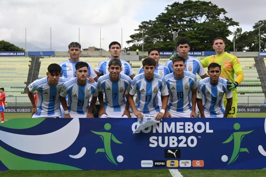La formación argentina en el debut