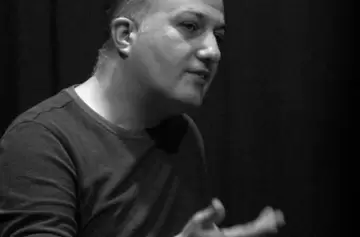 Buscan a un actor turco que antes de viajar a Mendoza dejó una carta de despedida