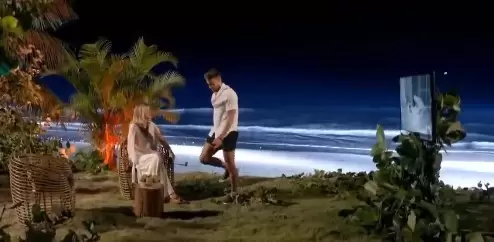 Montoya y la conductora.