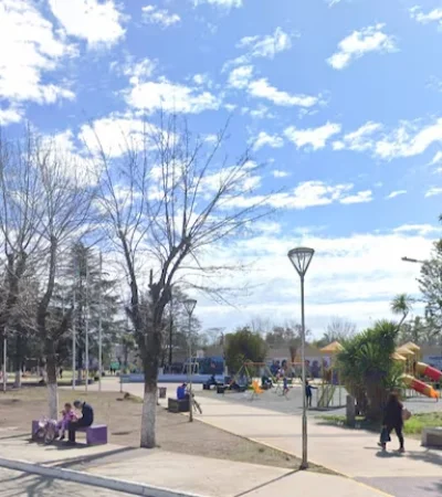 La plaza en la que los hermanos se habían juntado con sus amigos, en el partido de La Matanza.