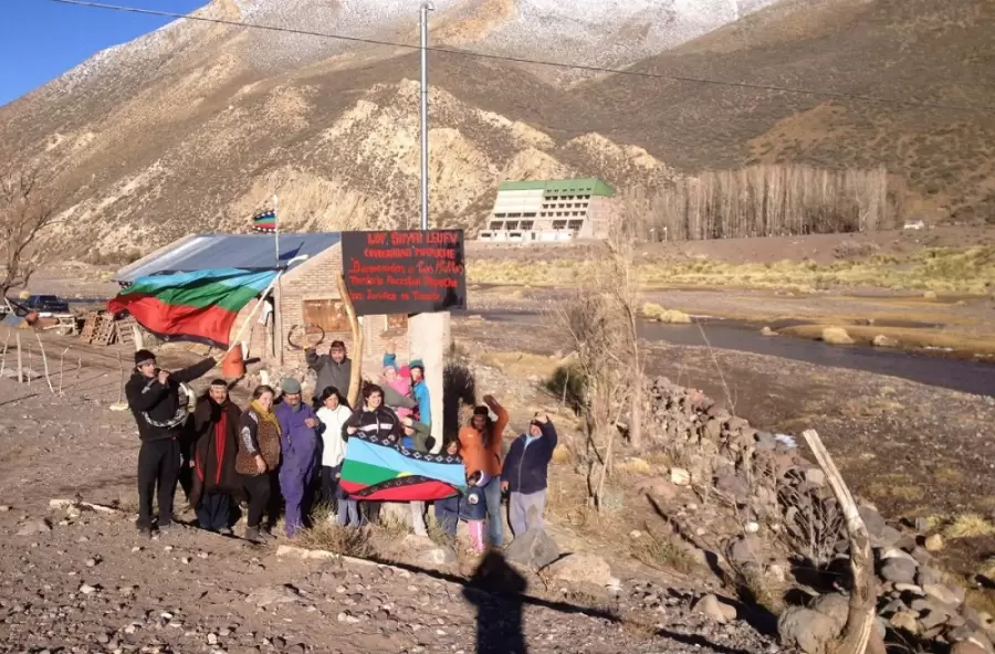 "El Gobierno  dio de baja a tres resoluciones que contemplaban la cesión de tierras en Mendoza a los grupos pseudomapuches" (M. Adorni)