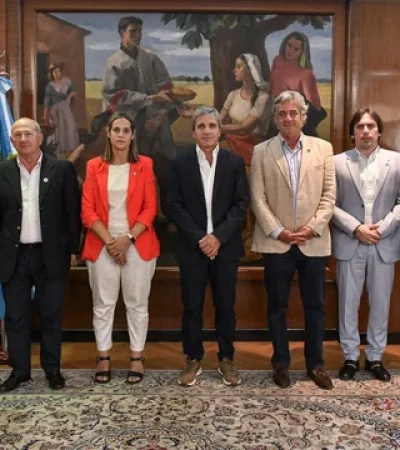 Caputo con la Mesa de Enlace.