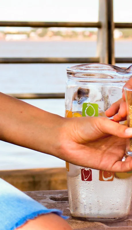 Una bebida social, pariente cercana de nuestro mate.