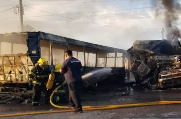Detuvieron al chofer del colectivo que transportaba niños y chocó con un camión
