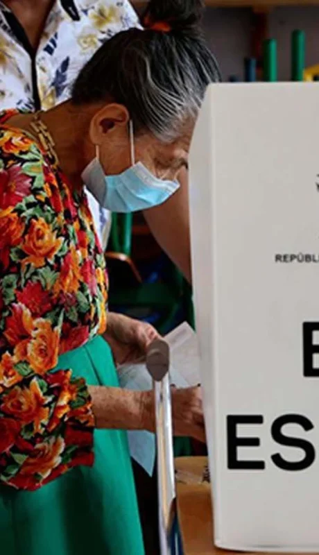 Elecciones en Ecuador: tensión, expectativa y una posible segunda vuelta