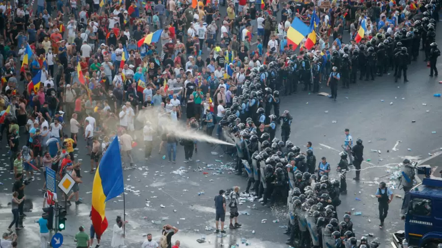 Al menos 400 heridos registrados en las calles de Bucarest.