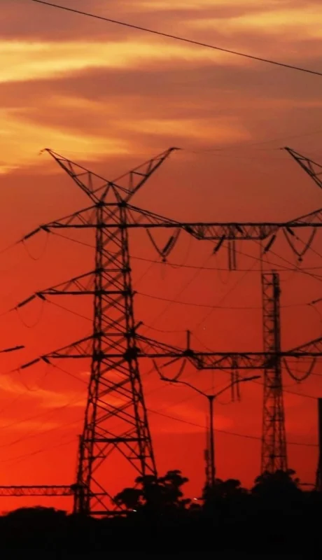 Argentina rompe récord de consumo eléctrico y miles de usuarios se quedan sin luz