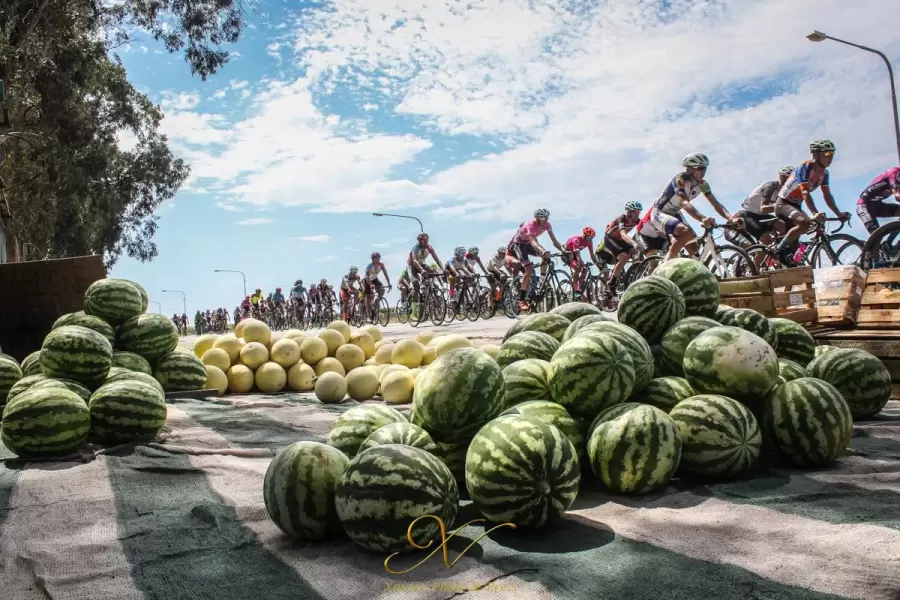 Melones y sandías en la vera de la ruta