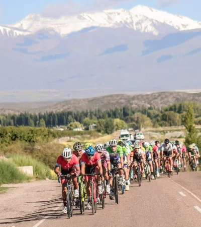 Todo listo para una Vuelta histórica