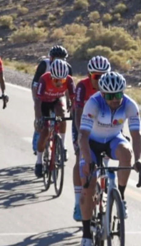 El célebre pelotón de la Vuelta de Mendoza