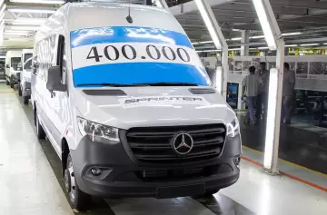 Tras 74 años, Mercedes-Benz deja de producir vehículos en Argentina