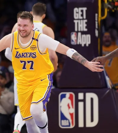 Doncic tuvo su esperado debut con los Lakers.