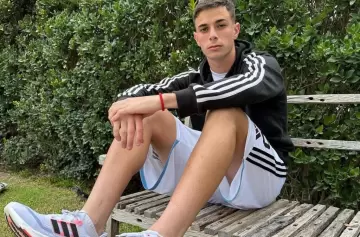 Vélez autorizó a Valentín Gómez a entrenarse con el plantel de Udinese