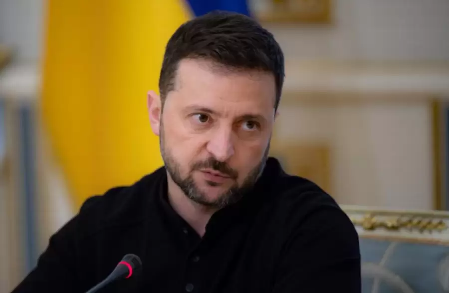 Zelenski empieza a considerar una negociación directa ante el desgaste militar de sus fuerzas de combate.