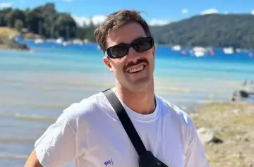 El momento en que Santiago Bordieu se lanza al agua y pierde la vida