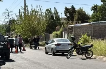 Encontraron el cuerpo calcinado de una mujer en un descampado: un detenido