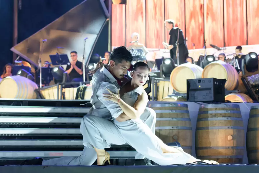 "Maridaje Mágico", la fiesta de la Vendimia en la que se coronó a Juliana.