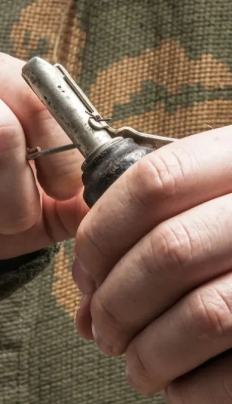 Una granada sembró el terror en un bar con fama de actividades delictivas.