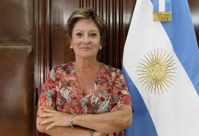 La funcionaria descartó que su renuncia estuviera ligada a la emergencia ambiental por la que atraviesa nuestro país.