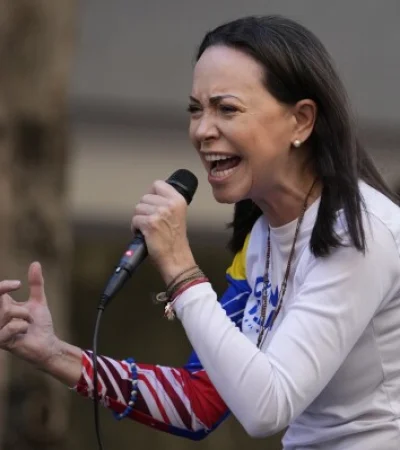 Machado dijo que se puede detener gran parte de la migración irregular en el continente si se desplaza al presidente chavista.