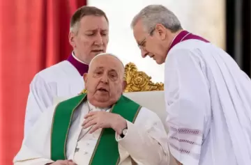 El papa Francisco presenta una sospechosa infección en las vías respiratorias