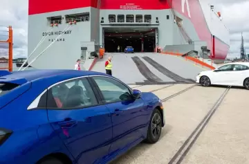 Trump prepara sus cañones contra los automóviles importados