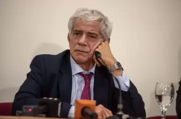 El Gobierno hizo suspender la presentación de un libro contra el Presidente