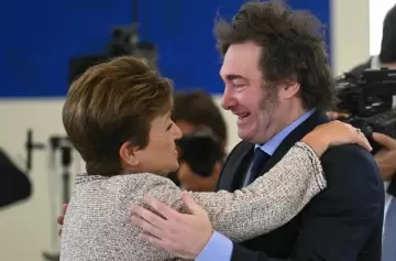 El acuerdo con el FMI divide a los argentinos: ¿oportunidad o más problemas?