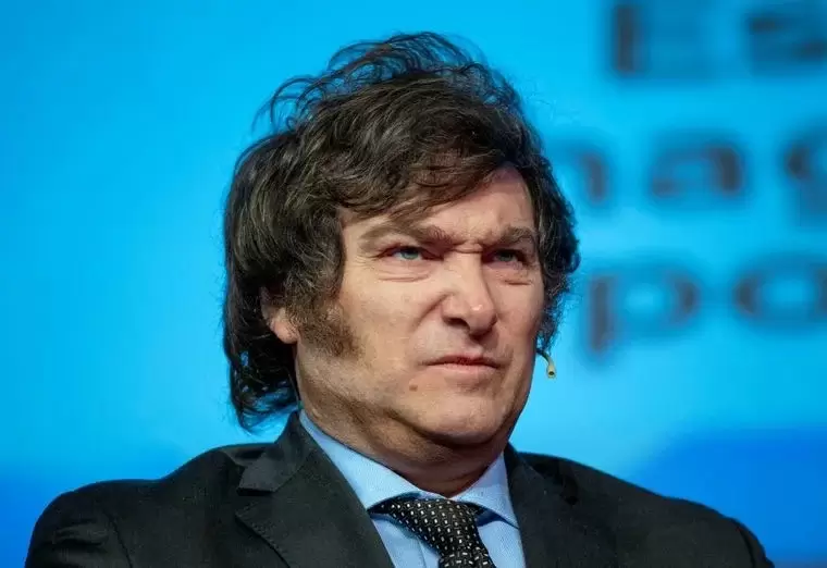 Javier Milei en la mira de la UCR