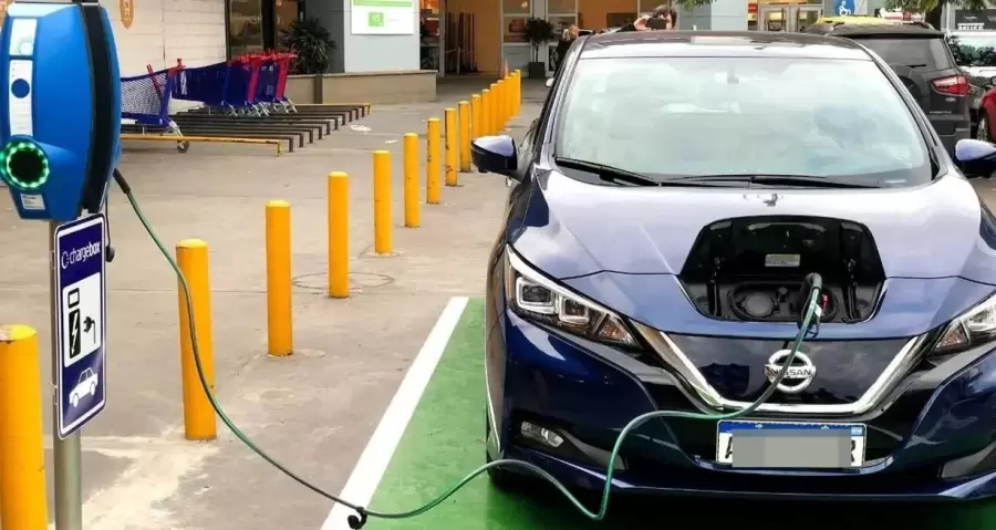 Este 2025 llegarán al país 50 mil autos eléctricos