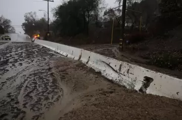 EE. UU.: 9 muertos y más de 1.000 rescates tras tormentas e inundaciones