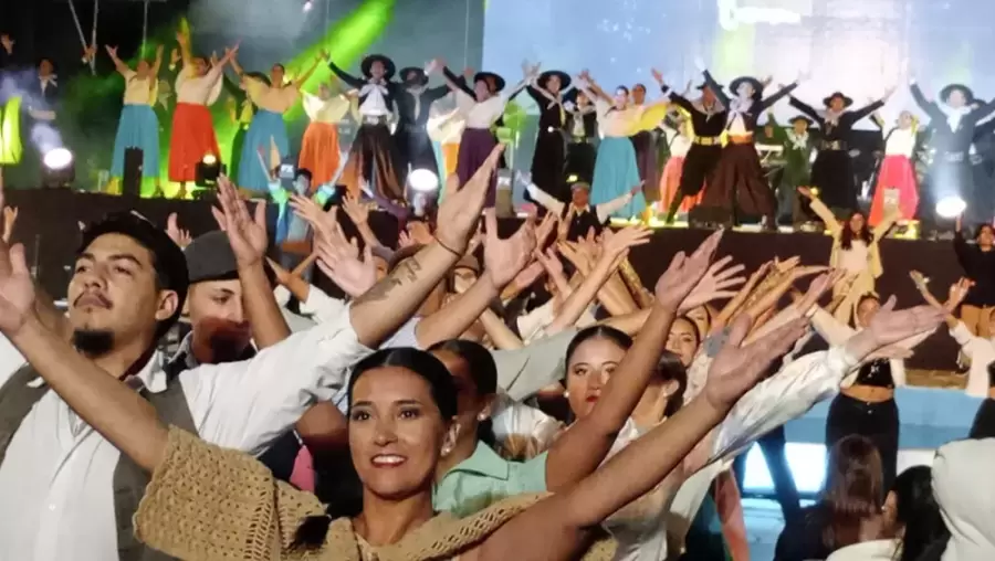 La soberana representó al distrito El Peral.