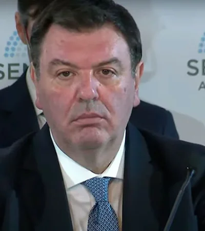 "Lijo lleva 21 años como un juez que jamás concursó para ascender en la carrera judicial, con una llamativa comodidad en el medio donde se desempeña".