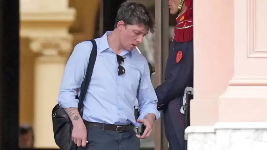 Muchos pusieron los ojos en Santiago Caputo