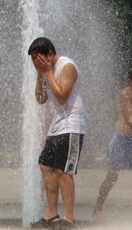 Los mendocinos nos aprontamos a sufrir la quinta ola de calor en lo que va del año.
